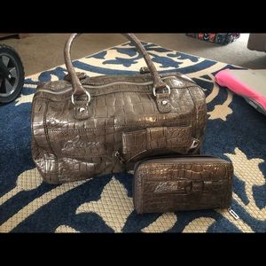 EUC Guess purse NWT wallet